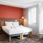 Novotel Centre Hotel 4*