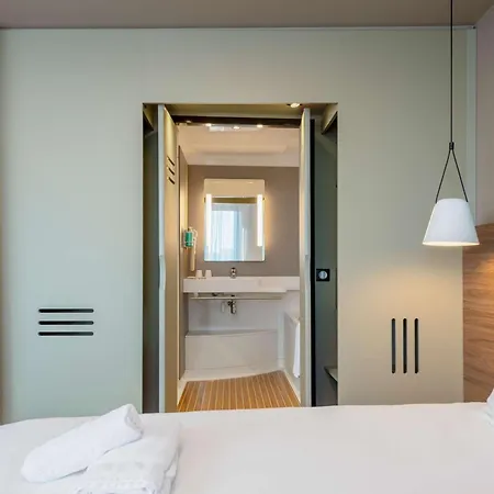 Novotel Centre Hotel
