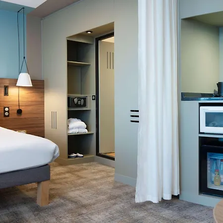 Отель Novotel Centre