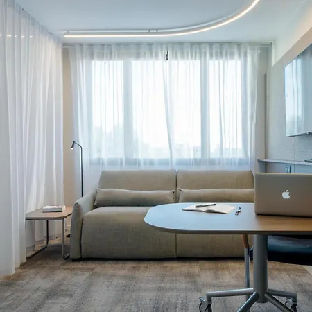 Отель Novotel Centre