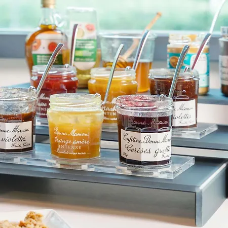 Novotel Centre Hotel 4*