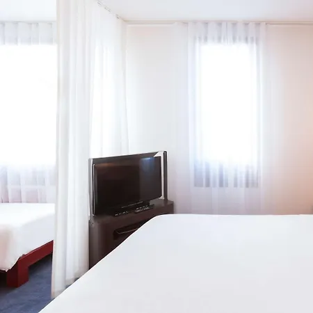 Novotel Centre