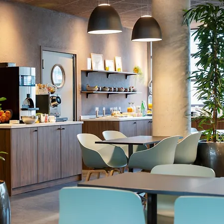 호텔 Novotel Centre 4*