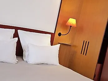 Отель Novotel Centre 4*