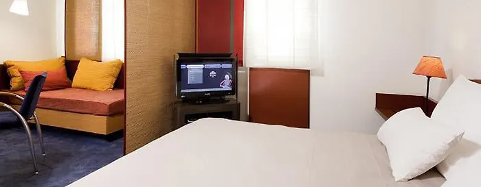 Novotel Centre מלון