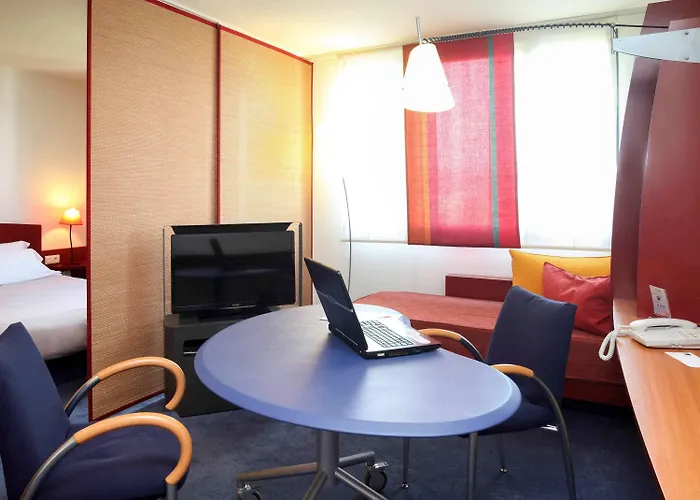 מלון Novotel Centre