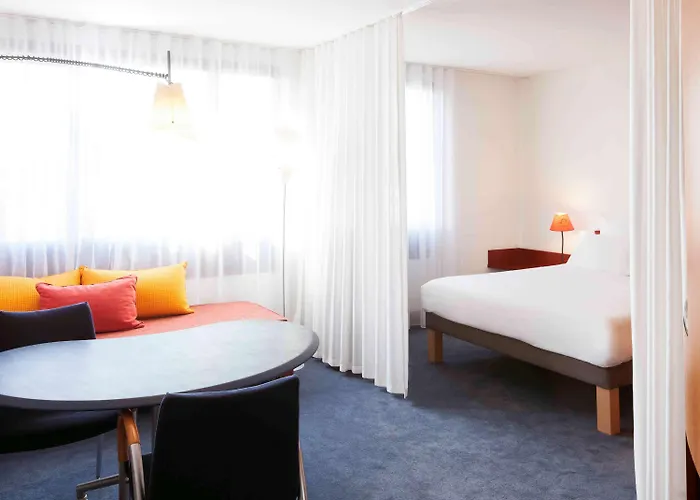 מלון Novotel Centre נאנסי