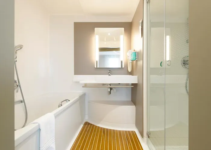 Novotel Centre מלון 4*