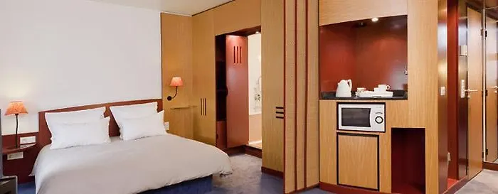 מלון Novotel Centre